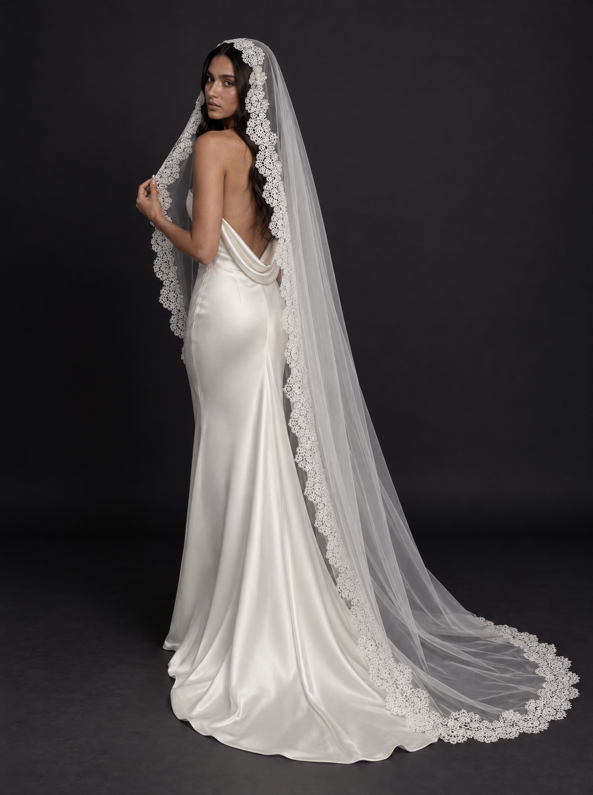 The Seraphina veil — back view with the guipure lace edge