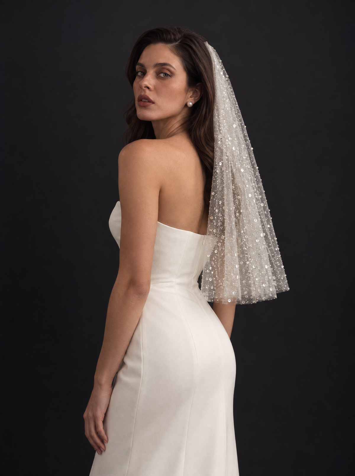 The Odette veil — close-up from behind showing the sparkle