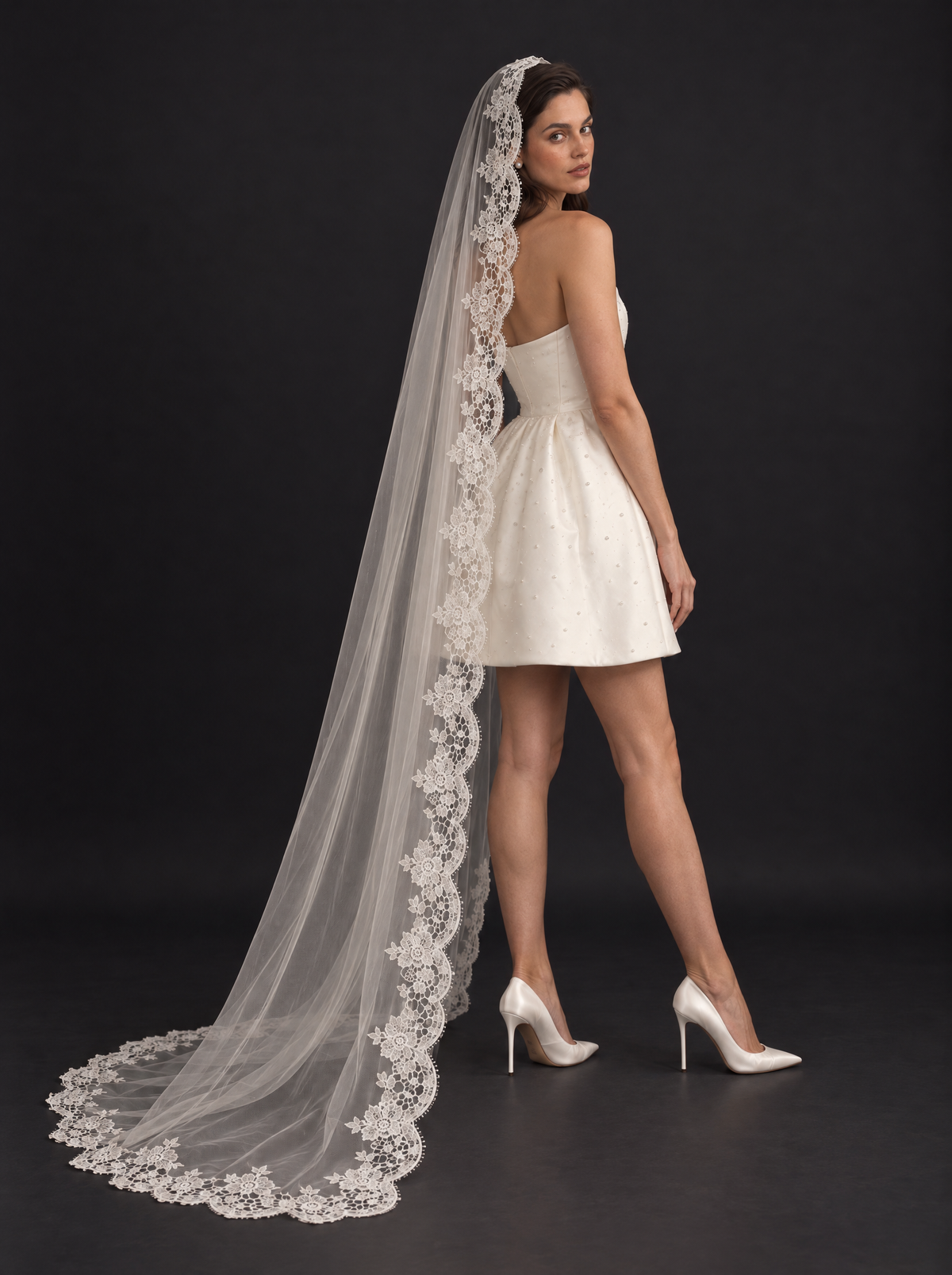The Liora veil — back view of the floral lace border