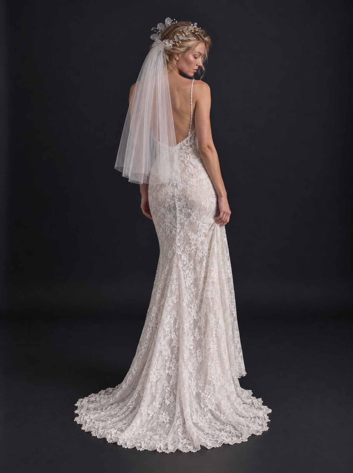 The Ophelia veil — back view of the raw-edge veil